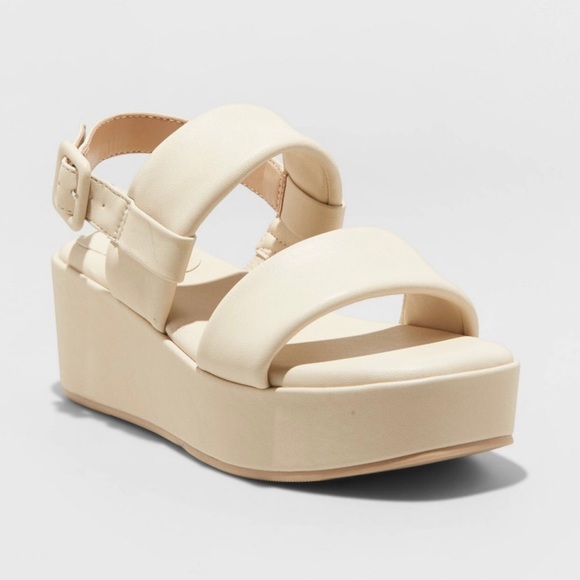 a new day Shoes - Size 6  Platform Sandals Cream/White